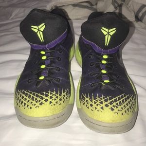 Kobe Nike Zoom Vonommeon 4 court purple wolf gray